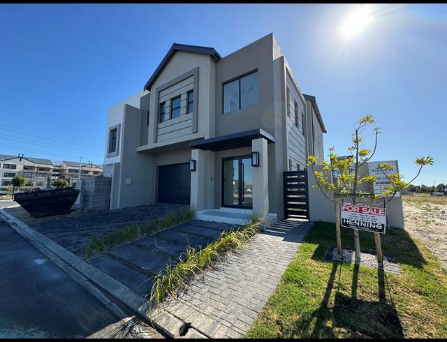 3 BEDROOM HOUSE FOR SALE IN SANDOWN